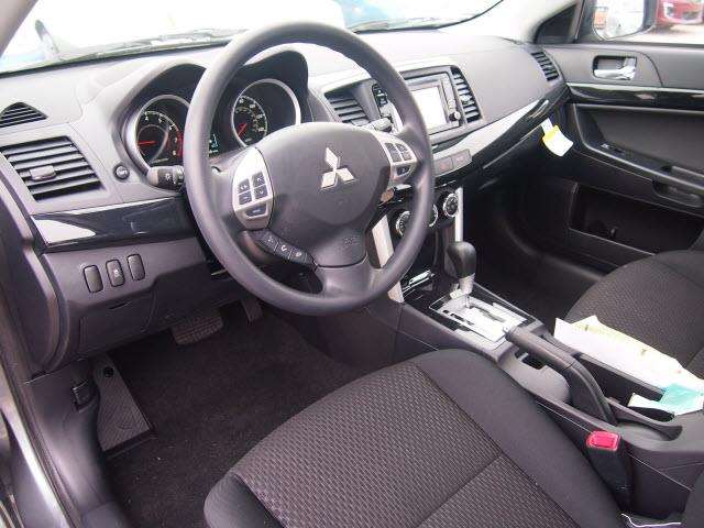 2017 Mitsubishi Lancer ES